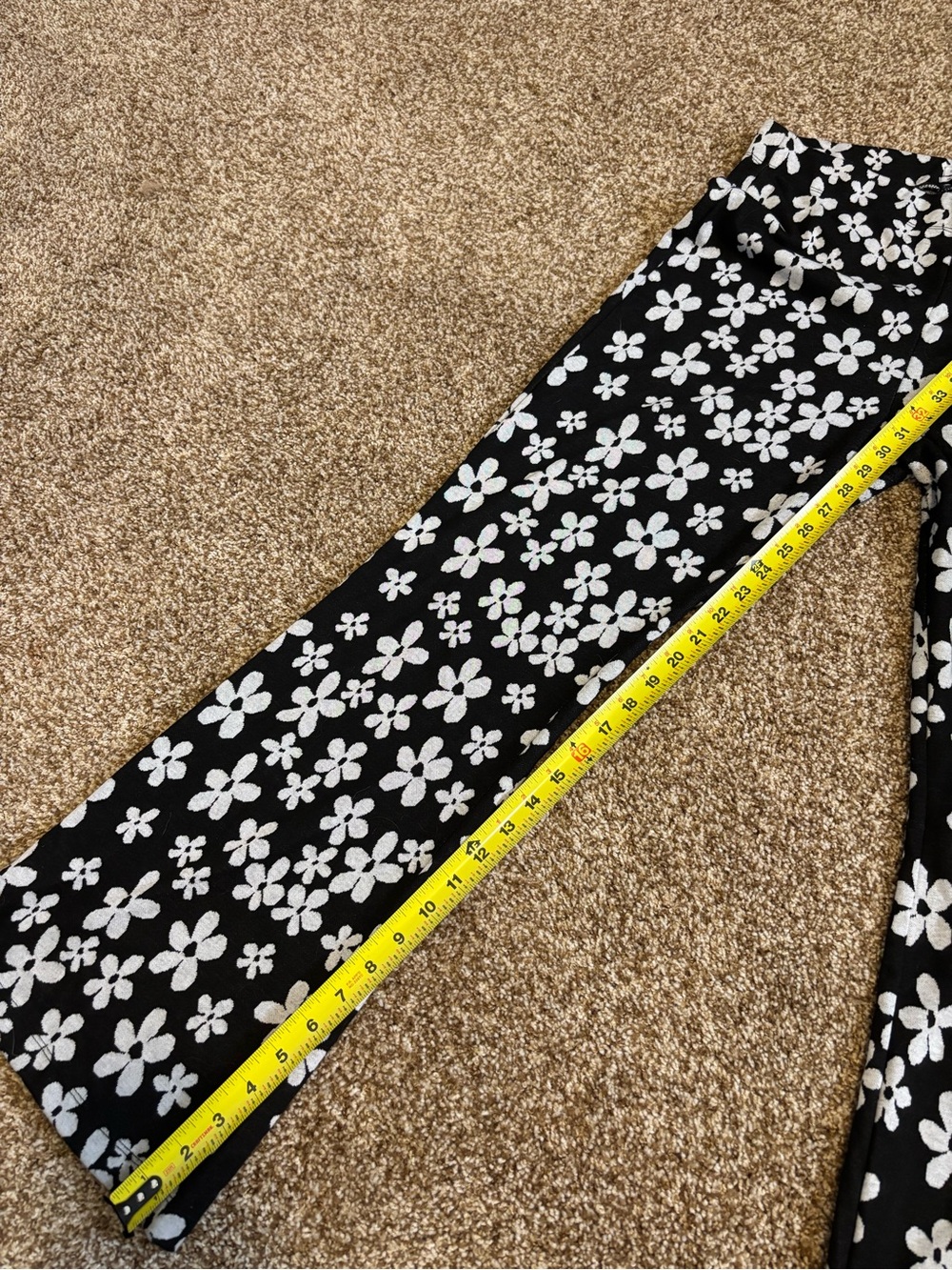 Urban Outfitters || Black and White Floral Retro Style Knit Flare Pants Size XL - Picture 6 of 8